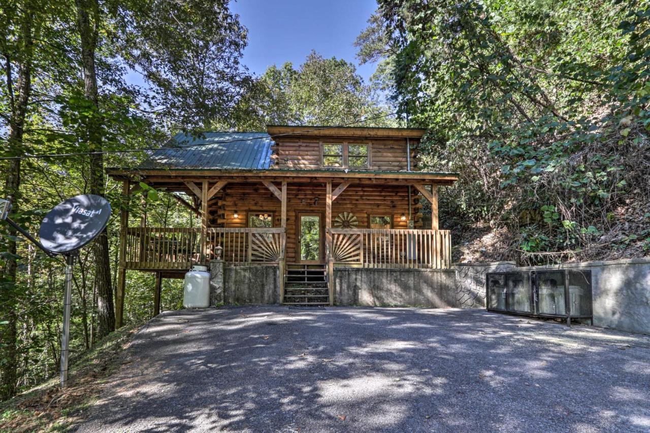 Cabin With Hot Tub And Deck, 3 Mi To Pigeon Forge 塞维尔维尔 外观 照片