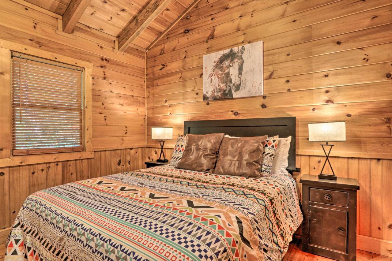 Cabin With Hot Tub And Deck, 3 Mi To Pigeon Forge 塞维尔维尔 外观 照片
