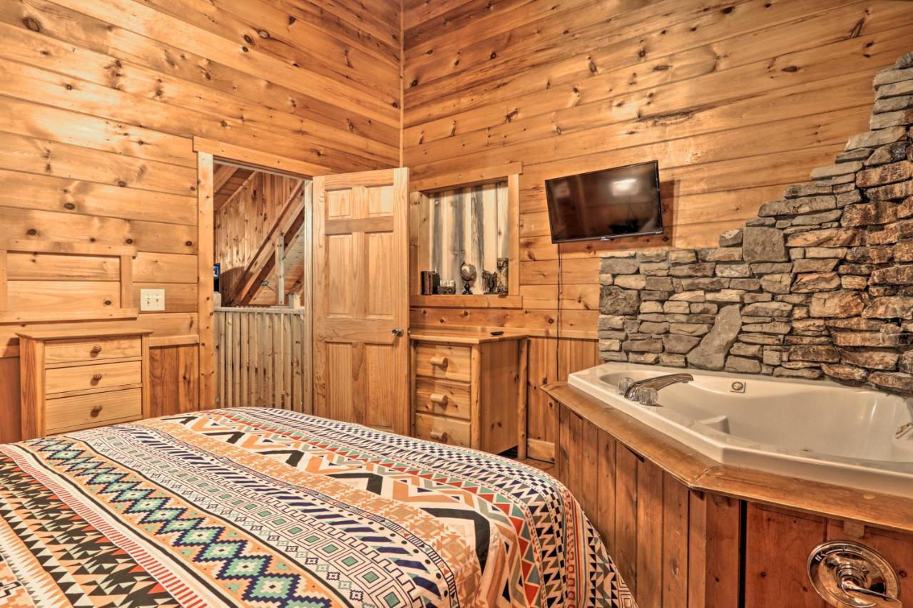 Cabin With Hot Tub And Deck, 3 Mi To Pigeon Forge 塞维尔维尔 外观 照片